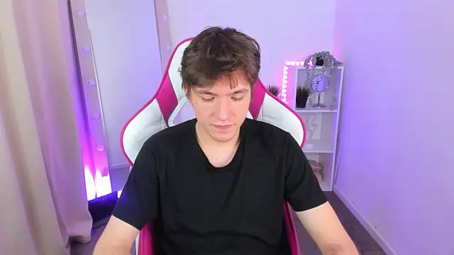 Ethan Rivers online show from October 9, 8:51 pm