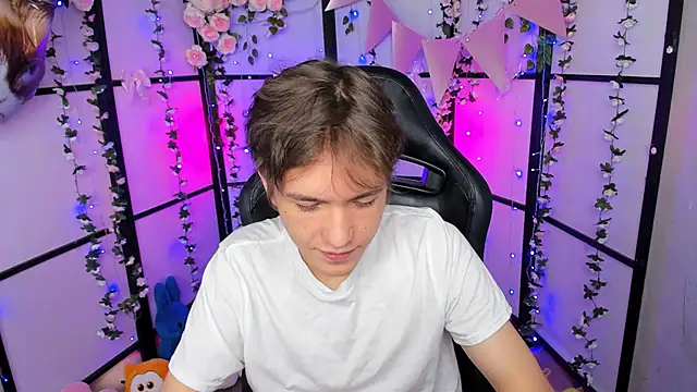 Ethan Rivers online show from October 11, 8:51 pm