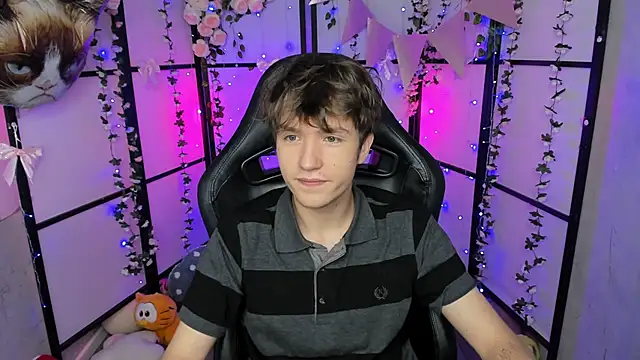 Ethan Rivers online show from October 15, 8:53 pm