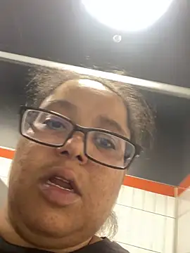 Snapshot of wishuhope4 chatting on October 28, 10:23 pm wishuhope4 online show from October 28, 10:23 pm