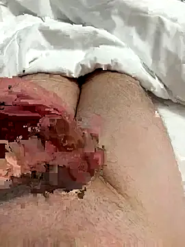 Snapshot of lolo33500 chatting on October 7, 7:55 pm lolo33500 online show from October 7, 7:55 pm