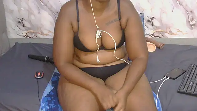 EbonyPhatBooty online show from April 22, 5:10 am