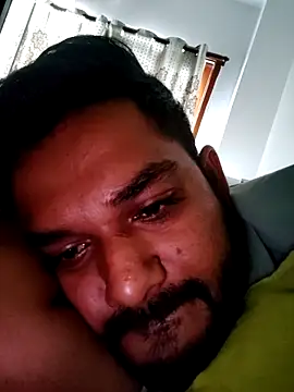 Snapshot of avi007p chatting on September 14, 10:25 am avi007p online show from September 14, 10:25 am