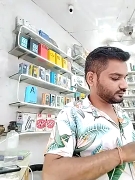 Snapshot of avi007p chatting on October 8, 6:11 am avi007p online show from October 8, 6:11 am