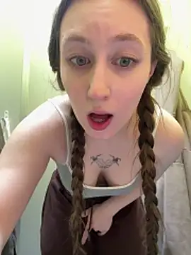 FroggyAnna online show from April 29, 5:30 pm