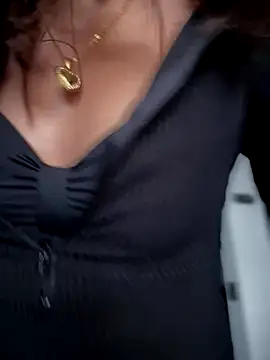 Snapshot of Queen__Love chatting on October 12, 2:38 pm Queen  Love online show from October 12, 2:38 pm