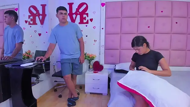 Aliss Aron online show from March 13, 12:01 pm