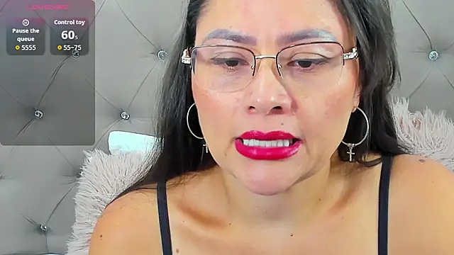 Snapshot of Isbettyche chatting on November 23, 10:20 pm Isbettyche online show from November 23, 10:20 pm