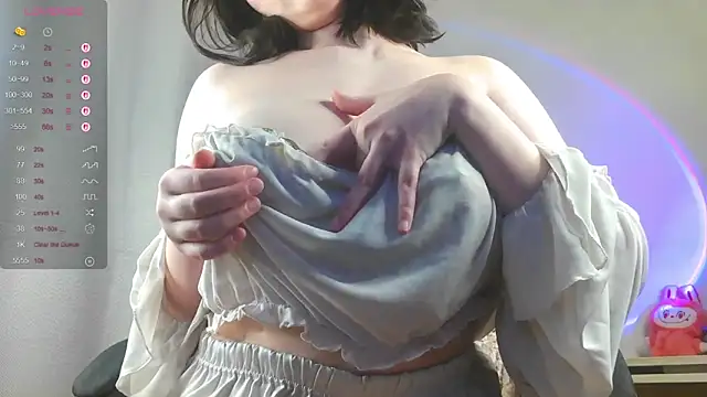 Snapshot of Liraras chatting on October 6, 2:14 pm Liraras online show from October 6, 2:14 pm