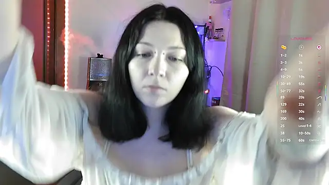 Snapshot of Liraras chatting on November 18, 5:23 am Liraras online show from November 18, 5:23 am