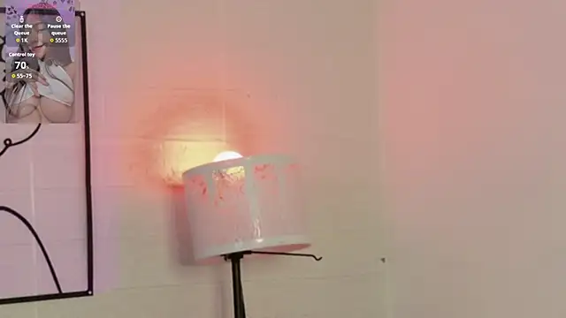 Snapshot of VioletBlacke_ chatting on May 28, 1:41 pm VioletBlacke online show from May 28, 1:41 pm