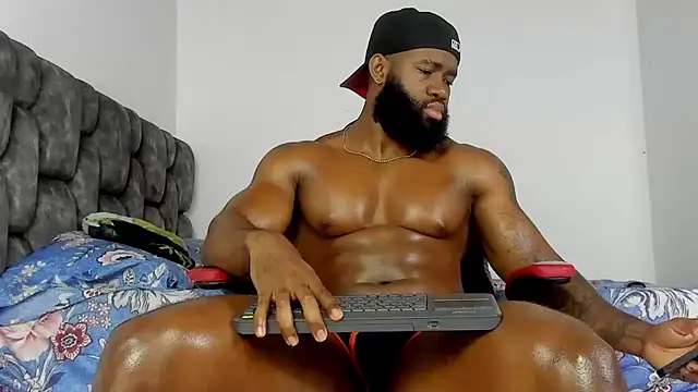 Snapshot of james_musclebbc chatting on October 28, 11:03 am james musclebbc online show from October 28, 11:03 am