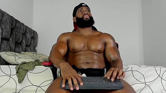 Snapshot of james_musclebbc chatting on November 5, 11:49 pm james musclebbc online show from November 5, 11:49 pm