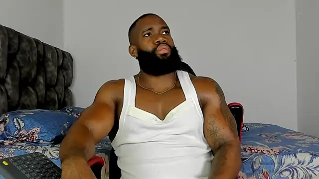 Snapshot of james_musclebbc chatting on November 14, 10:29 pm james musclebbc online show from November 14, 10:29 pm