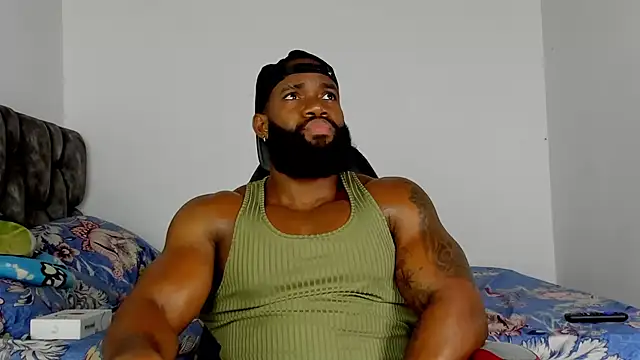Snapshot of james_musclebbc chatting on November 25, 1:38 am james musclebbc online show from November 25, 1:38 am