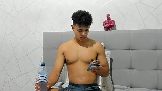 Snapshot of Alex_Colton7 chatting on September 22, 4:14 am Alex Colton7 online show from September 22, 4:14 am