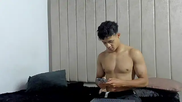 Snapshot of Alex_Colton7 chatting on October 27, 2:37 am Alex Colton7 online show from October 27, 2:37 am