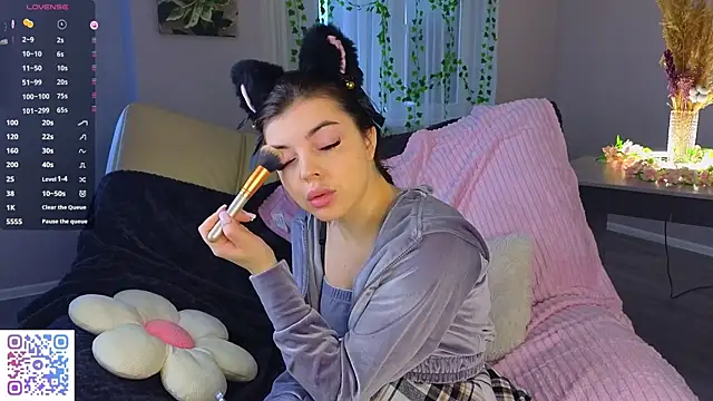 AuroraVice online show from December 4, 6:34 am