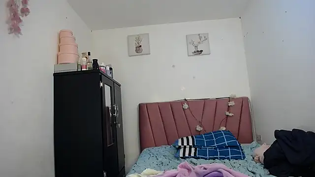 Snapshot of Liahdiaz_ chatting on July 11, 1:14 pm Liahdiaz online show from July 11, 1:14 pm