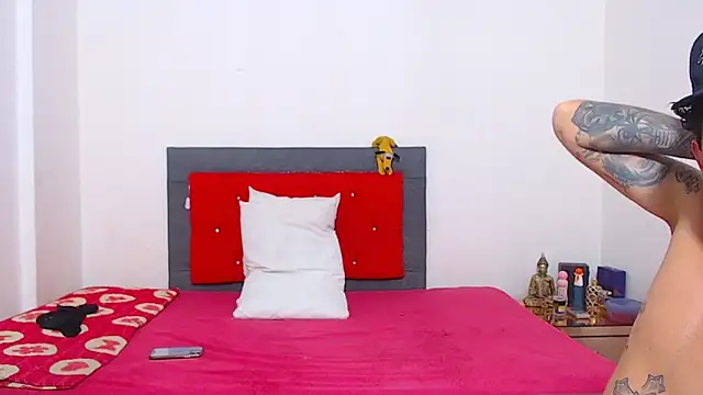 miawhithee online show from October 15, 2:22 am