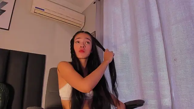 miIa bratz online show from September 25, 7:50 pm