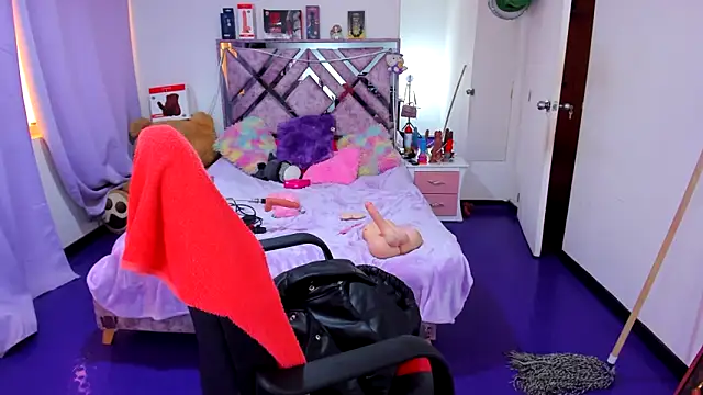 Luna Analya online show from April 21, 1:28 pm