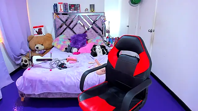 Luna Analya online show from April 22, 1:01 pm