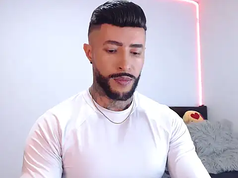 Snapshot of andrea_de_lucaa chatting on September 14, 12:10 am andrea de lucaa online show from September 14, 12:10 am