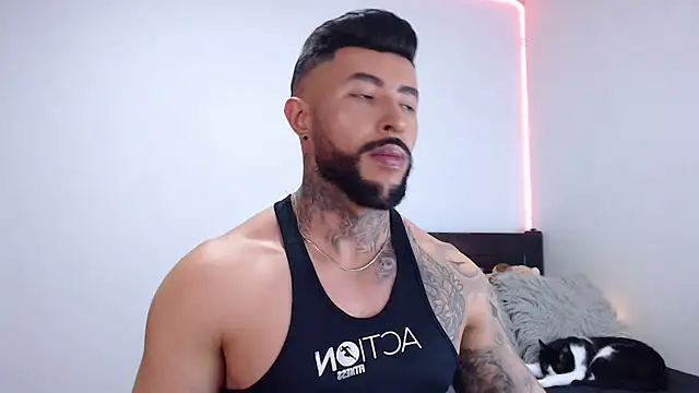 Snapshot of andrea_de_lucaa chatting on September 18, 3:52 am andrea de lucaa online show from September 18, 3:52 am