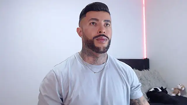 Snapshot of andrea_de_lucaa chatting on October 1, 3:12 am andrea de lucaa online show from October 1, 3:12 am