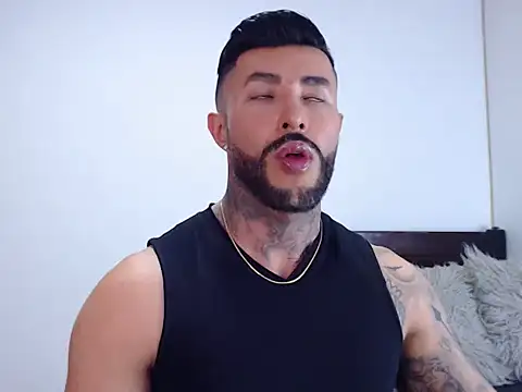 Snapshot of andrea_de_lucaa chatting on October 8, 4:21 am andrea de lucaa online show from October 8, 4:21 am