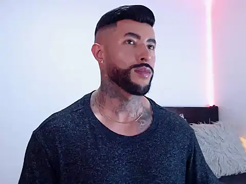 Snapshot of andrea_de_lucaa chatting on October 14, 5:19 am andrea de lucaa online show from October 14, 5:19 am