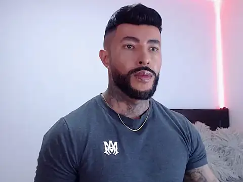 Snapshot of andrea_de_lucaa chatting on October 18, 11:49 pm andrea de lucaa online show from October 18, 11:49 pm