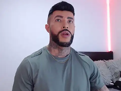 Snapshot of andrea_de_lucaa chatting on October 20, 12:44 am andrea de lucaa online show from October 20, 12:44 am