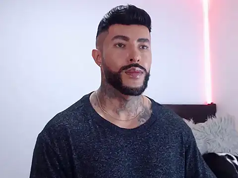 Snapshot of andrea_de_lucaa chatting on October 21, 3:40 am andrea de lucaa online show from October 21, 3:40 am