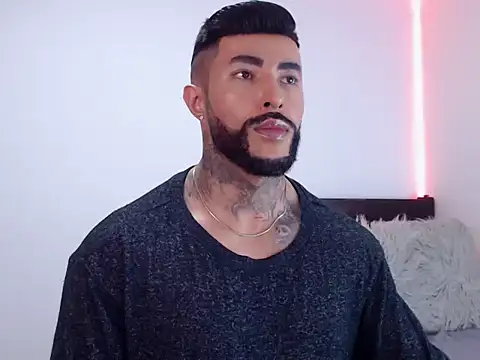 Snapshot of andrea_de_lucaa chatting on October 23, 3:50 am andrea de lucaa online show from October 23, 3:50 am