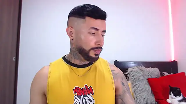 andrea de lucaa online show from February 5, 12:26 am