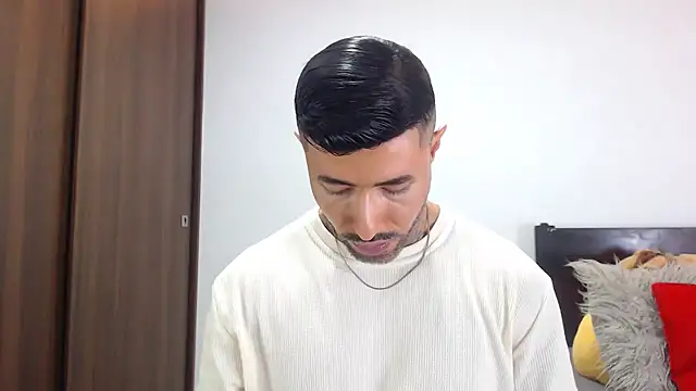 andrea de lucaa online show from February 14, 3:25 am