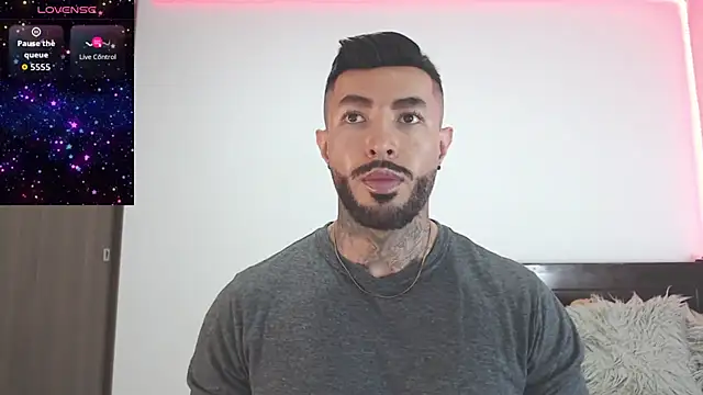 andrea de lucaa online show from March 21, 2:49 am