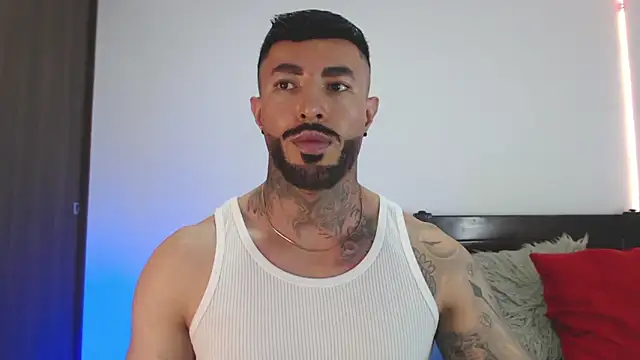 andrea de lucaa online show from April 26, 4:32 am