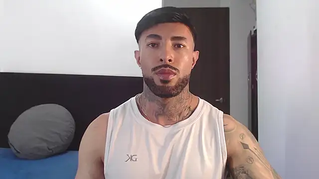 andrea de lucaa online show from July 18, 4:49 am