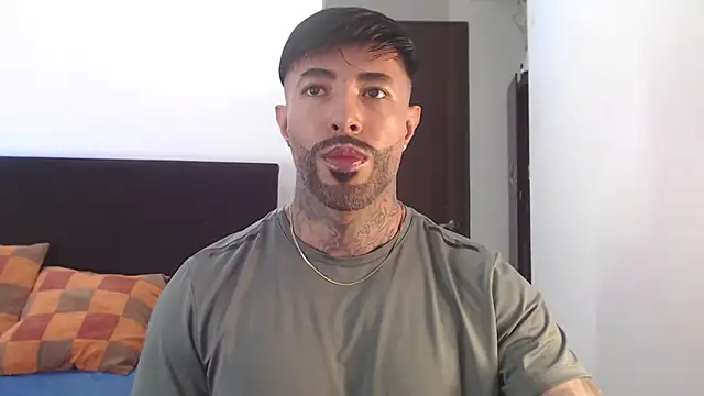 andrea de lucaa online show from July 27, 1:23 am