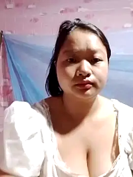 Snapshot of girl-babi chatting on June 21, 3:09 am girl-babi online show from June 21, 3:09 am