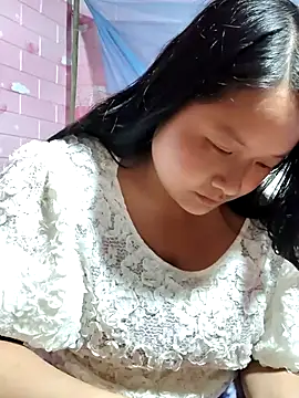 Snapshot of girl-babi chatting on July 22, 12:52 pm girl-babi online show from July 22, 12:52 pm