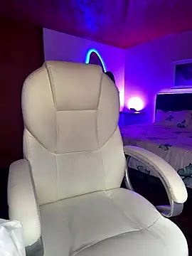 Snapshot of Isabella18_pink chatting on January 10, 6:09 pm Isabella18 pink online show from January 10, 6:09 pm