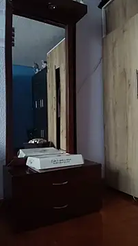 lindasyt online show from November 10, 1:43 pm