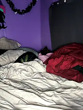 Courdles online show from November 3, 9:32 am