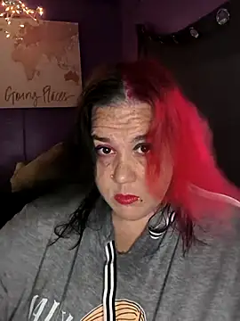 Courdles online show from December 3, 9:35 pm