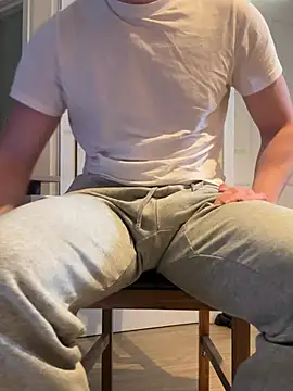 Snapshot of ssn12313 chatting on March 28, 10:59 am ssn12313 online show from March 28, 10:59 am