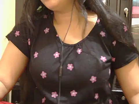 Snapshot of fairy_queen07 chatting on September 28, 12:27 am fairy queen07 online show from September 28, 12:27 am